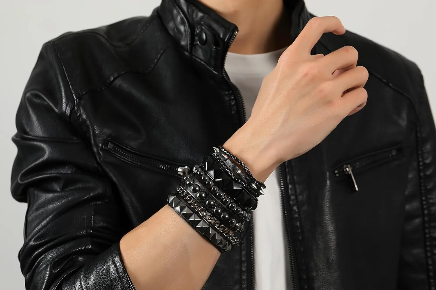 4Pcs Studded Bracelet for Men Women Spike Punk Bracelets Cuff Bracelet Grunge Bracelet Adjustable Emo Punk Rock Leather Goth Punk Accessories