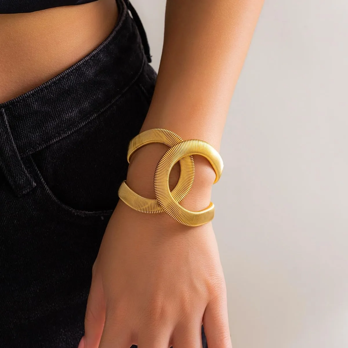 Chunky Cuff Bracelets for Women Wide Gold/Silver Cuffs Bangle Hollow Out Adjustable Bracelets Punk Vintage Jewelry