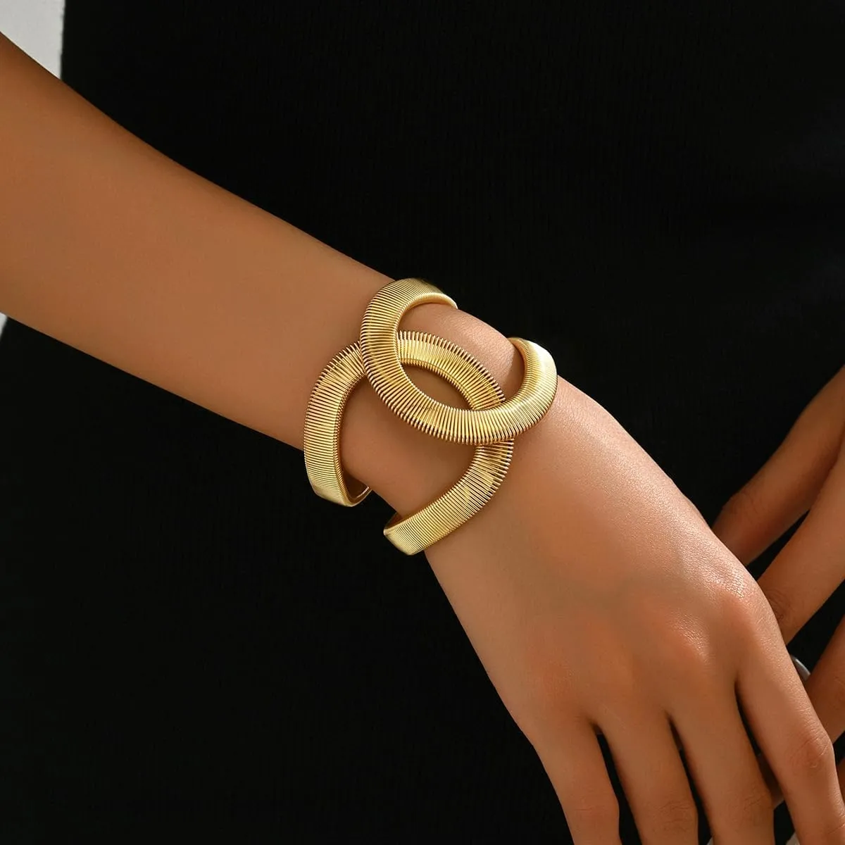 Chunky Cuff Bracelets for Women Wide Gold/Silver Cuffs Bangle Hollow Out Adjustable Bracelets Punk Vintage Jewelry