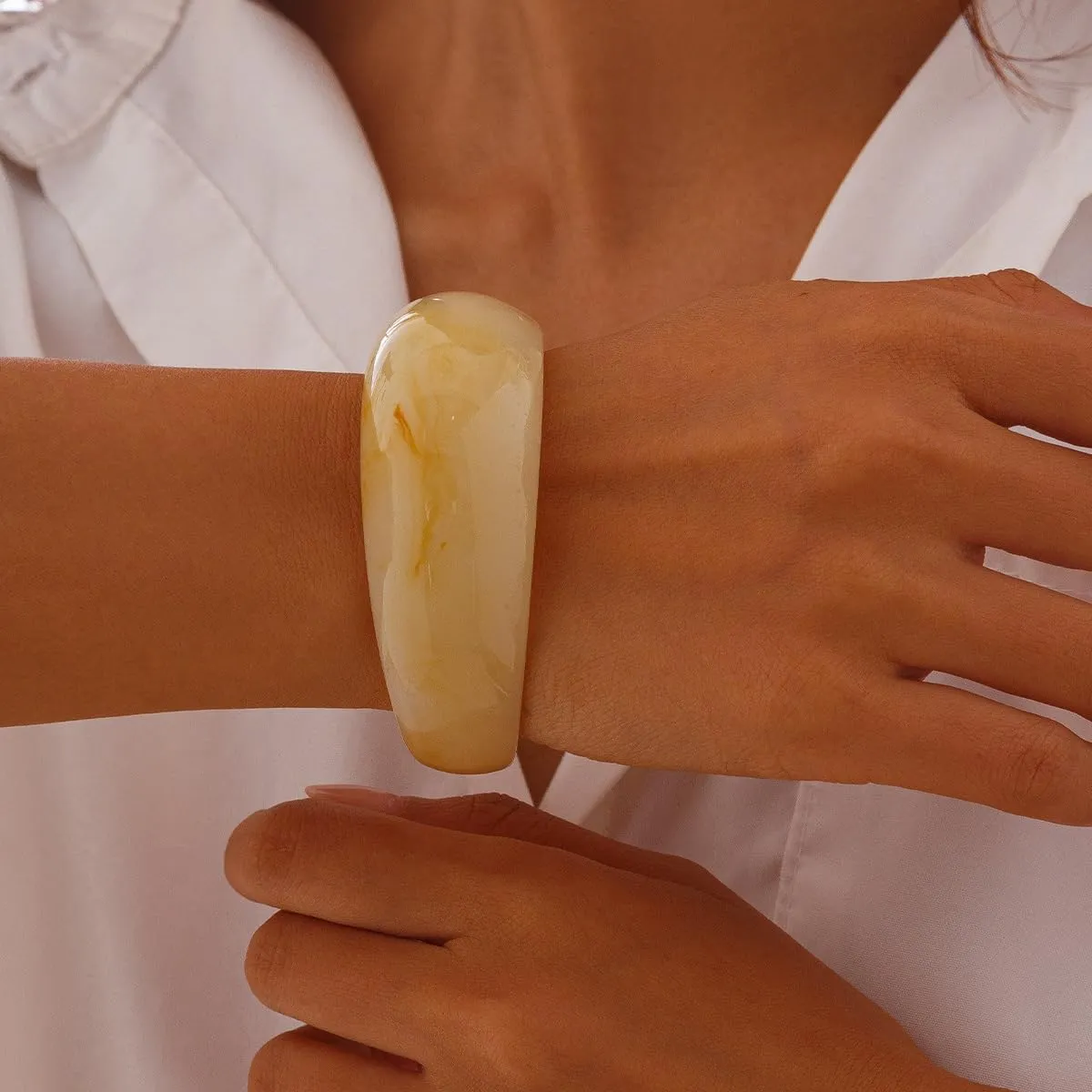 Colorful Acrylic Resin Open Cuff Bracelets Simple Transparent Chunky Thick Bangle Statement Irregular Geometric Resin Wide Wristband Chunky Acetate Wrap Cuff Bracelets
