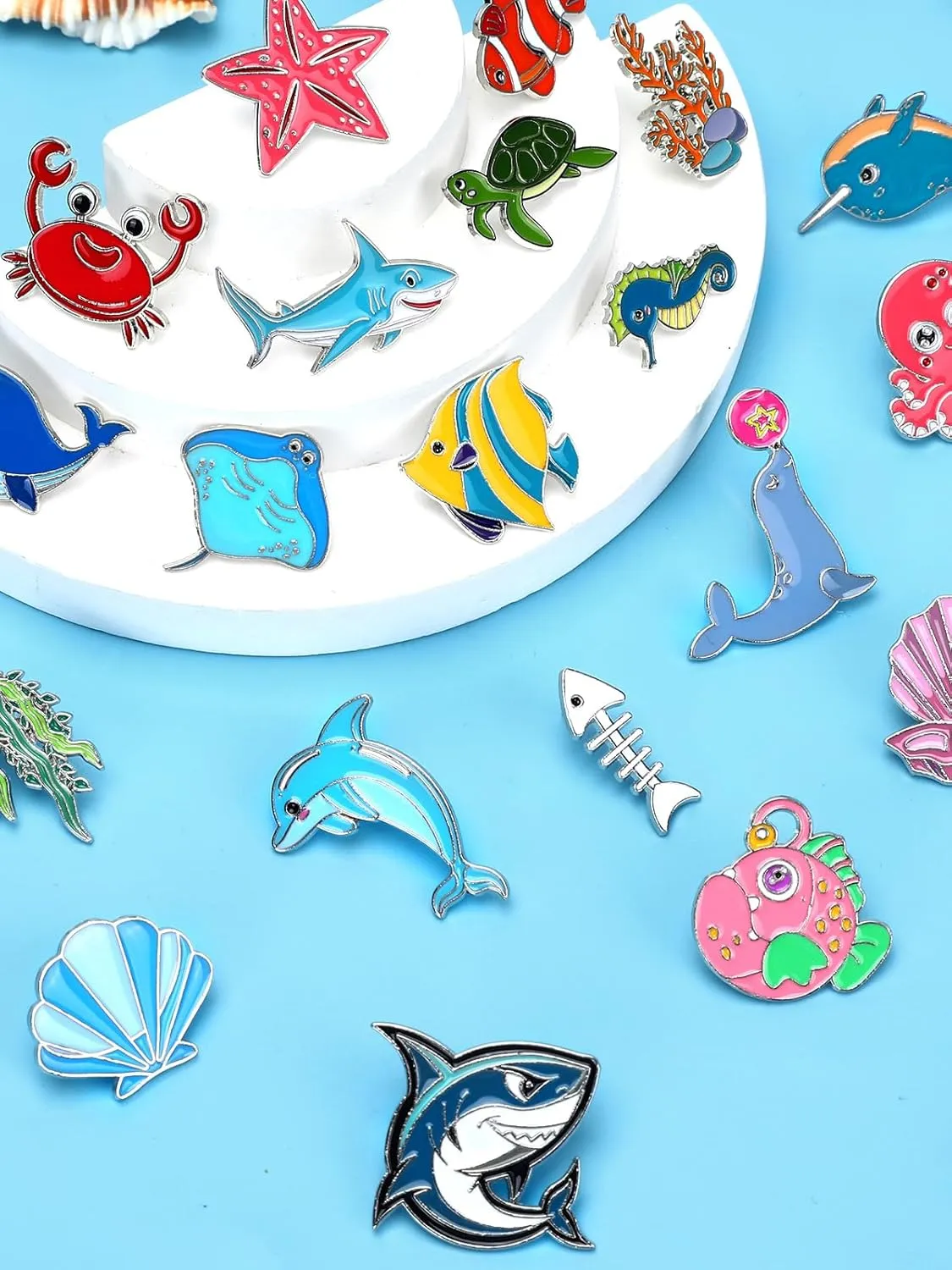 JUNEBRUSHS 28PCS Ocean Sea Animal Enamel Pins Cute Fish Sea Creature Brooch Pins for Ocean Theme Party Classroom Favor Supplies Exchange Gift Clothes Hat Accessories