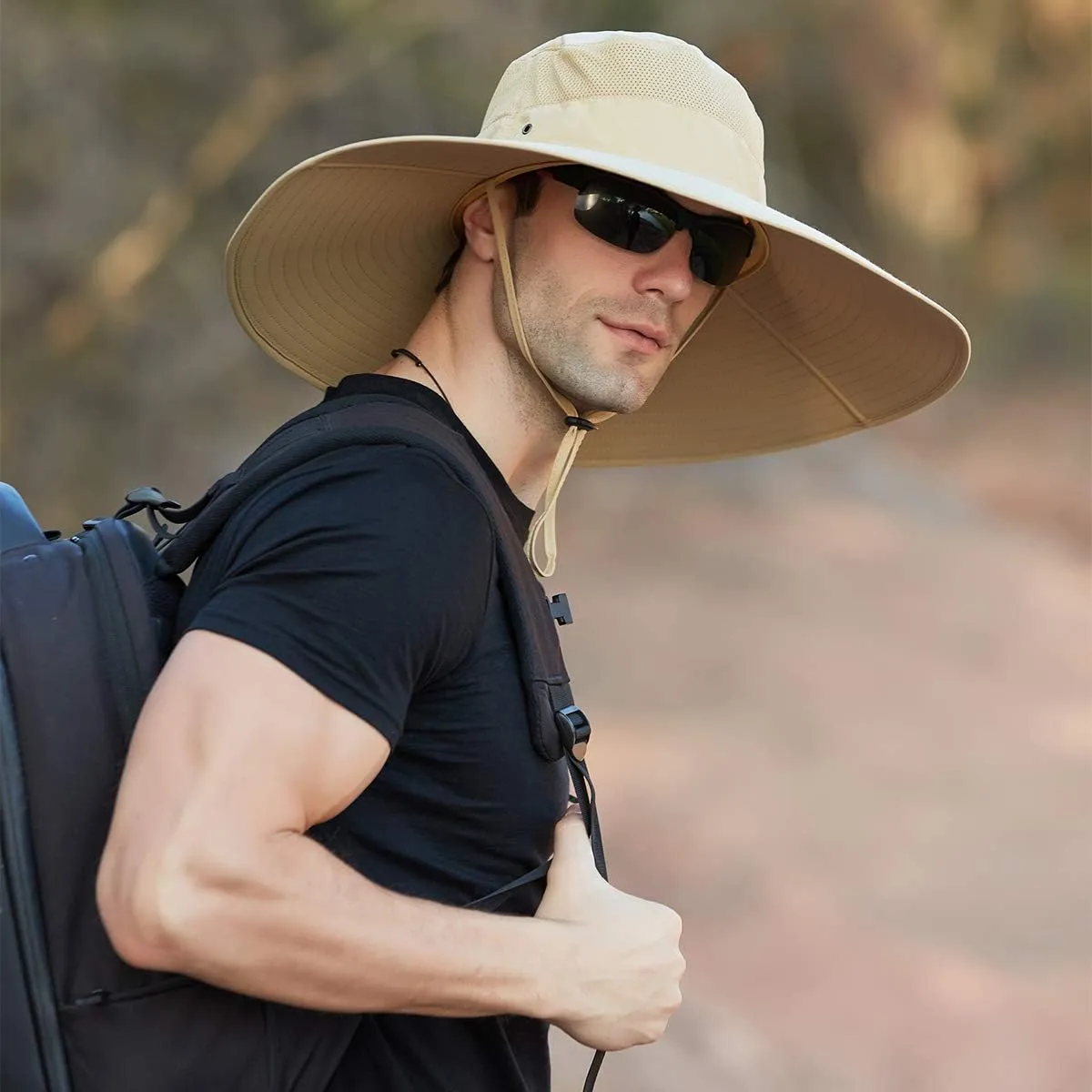 Leotruny Super Wide Brim Bucket Hat UPF50  Waterproof Sun Hat for Fishing Hiking Camping